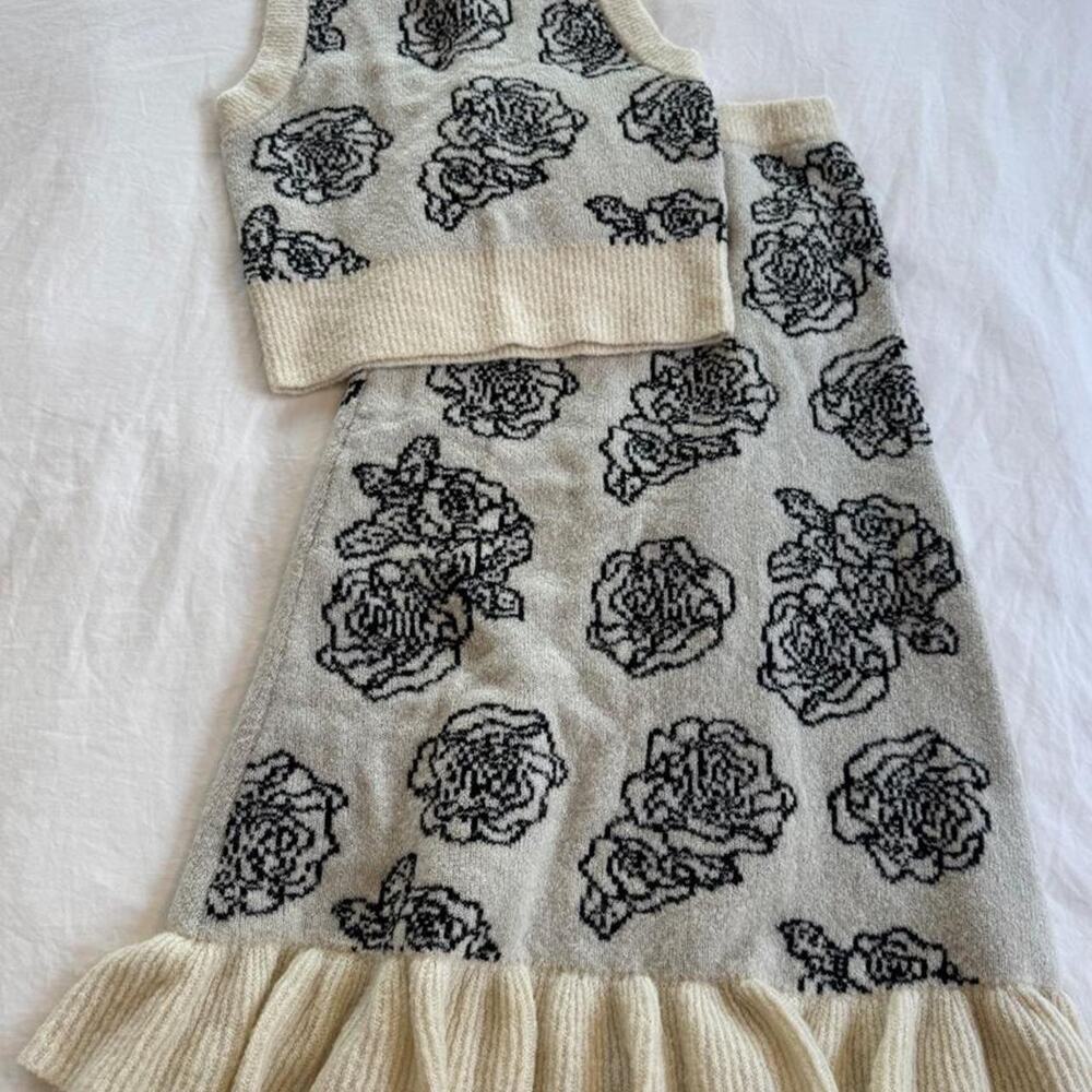 Rotate cream black rose print knit/ wool blended tank+ skirt set